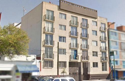 Excelente departamento en calle Canal del Norte