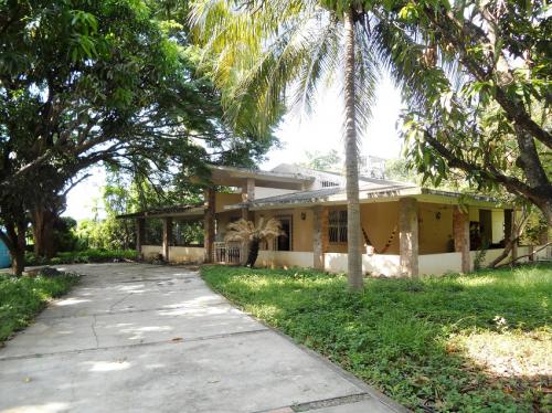 VENDO RANCHO CON CABALLERIZAS Y ALBERCA EN SAN JOSE DEL VALLE 