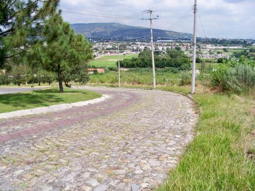 Buen terreno comercial en la entrada de cortijo San Agustin
