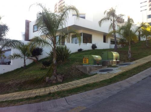 CASA EN VENTA EN LOMAS DE GRAN JARDIN