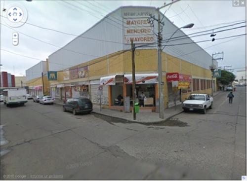 En Venta. Locales en Plaza Mercapiel en Fracc. Estrella, León, Guanajuato.