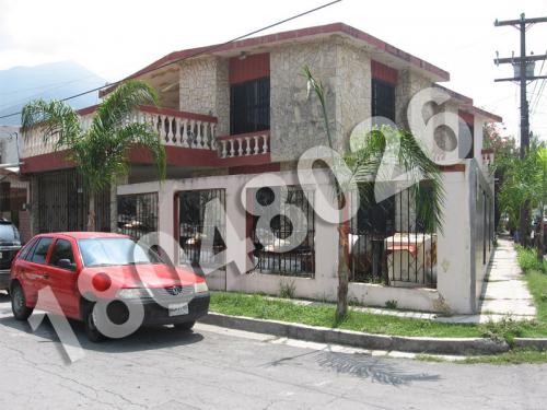 CASA VALLE DE CHAPULTEPEC EN ESQUINA EN GUADALUPE, NUEVO LEÓN