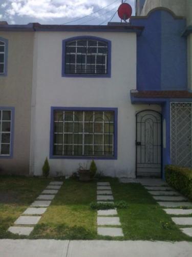 VENDO CASA EN SAUCES V CERCA DE AEROPUERTO DE TOLUCA