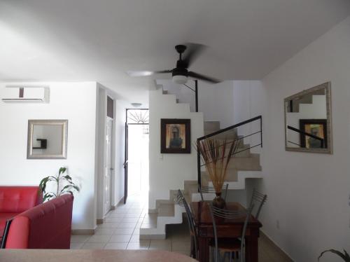 RENTO CASA AMUEBLADA A/A EN PUERTO VALLARTA CERCA DE PLAYAS