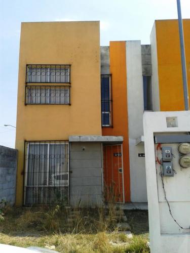 CASA EN VENTA CERCA DE METEPEC (fraccionamiento valle el nevado)