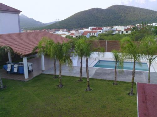 CASA SIERRA ALTA. PRECIOSA Y DE OPORTUNIDAD.