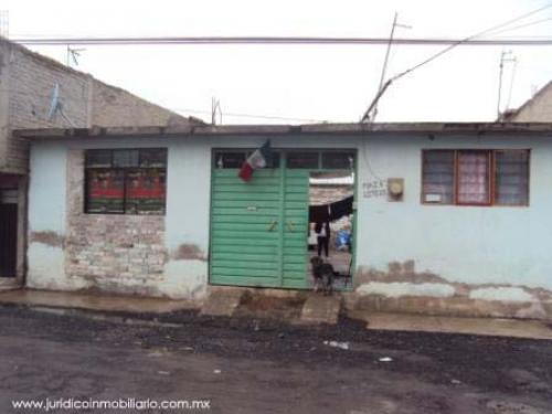 Casa en venta en la Colonia Jardines de Chalco