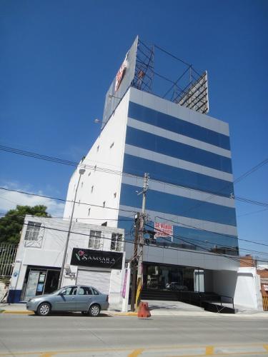 Edificio de 7 niveles en Puebla 
