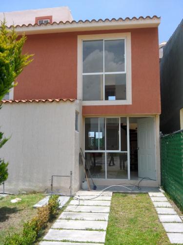 Casa de 2 recámaras cerca de La Calera