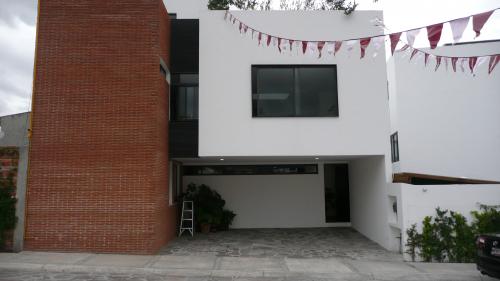 Casa en Nuevo Conjunto Residencial en Satélite