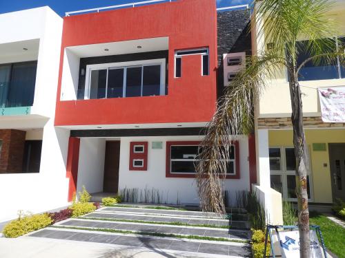 Hermosa casa totalmente Nueva en Venta. Terminados de primera clase.