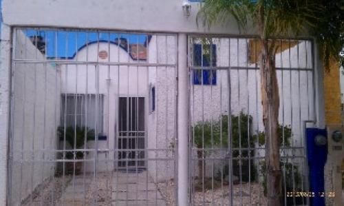 RENTO CASA A PERSONA SOLA O PAREJA SIN NIÑOS