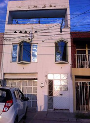 VENDO CASA DOS PLANTAS AL NORTE ENTRE 1ER Y 2DO ANILLO