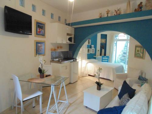 Suite amueblada en renta desde una noche con todos los servicios.