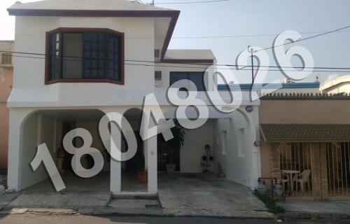 CASA COLONIA ESPAÑA A 5 MINUTOS DEL TEC DE MONTERREY. EXCELENTE OPORTUNIDAD.