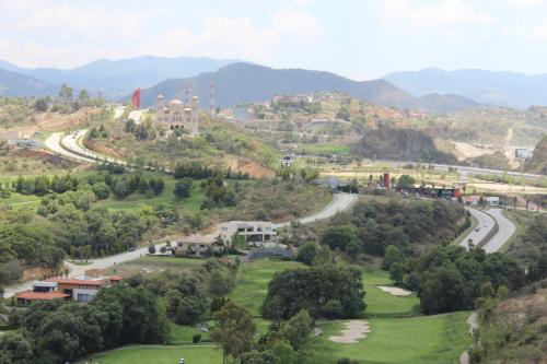 BOSQUE REAL. ESPECTACULAR DEPARTAMENTO