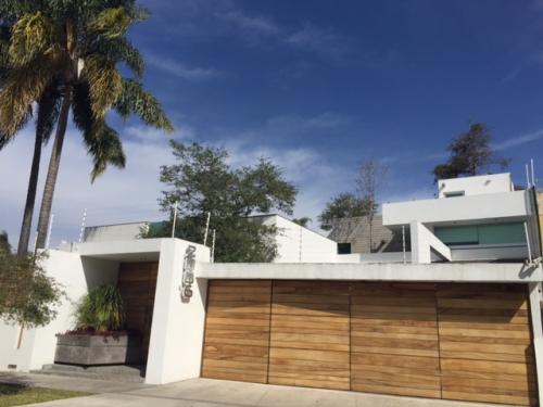 Av. Bugambilias 2006