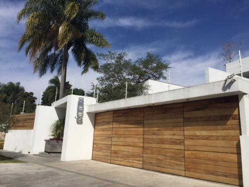 Av. Bugambilias 2006