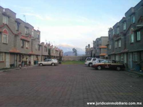 Contactar Casa en Venta en Fraccionamiento Los Volcanes