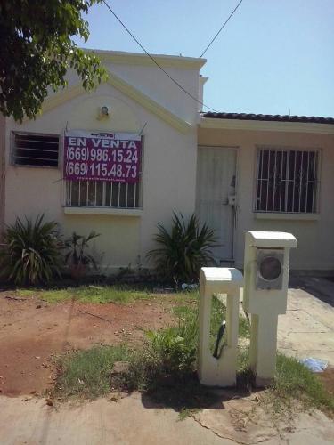 Bonita casa en Arboledas 3