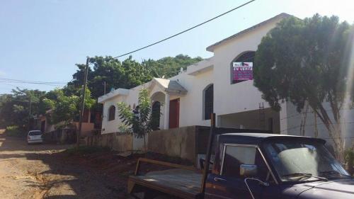 Amplisima y Excelente casa