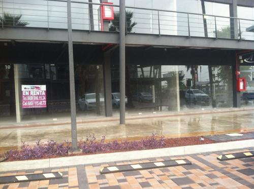 locales comerciales en plaza Andanza