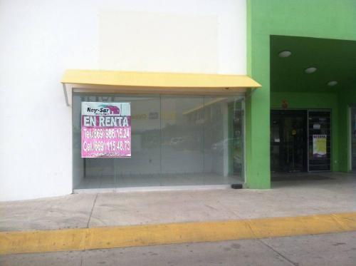 Excelente local en Plaza Mangos