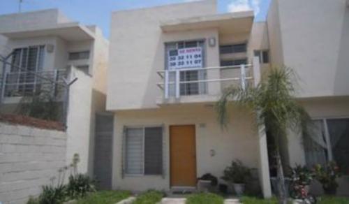 Circuito Neptuno N°55 Fraccionamiento Jardines de las Fuentes