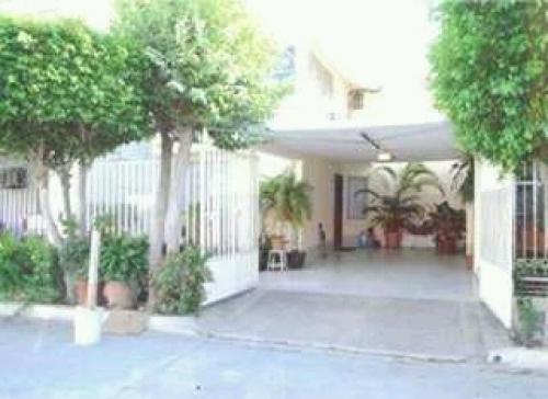 Casa Super Ubicada en Villas del Estero