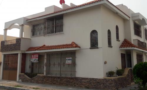 Hermosa casa en renta con excelente ubicación en Jardines del Virginia/Boca del Río Ver.