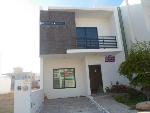 PRECIOSA CASA EN REAL DEL VALLE