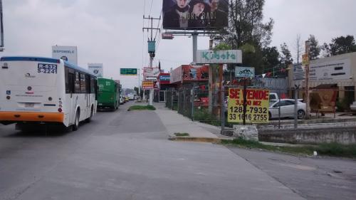 Esquina comercial  frente al Palomar sobre av. López Mateos Sur