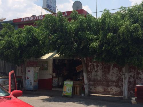 VENDO ABARROTE CASA INCLUIDA VENTA COMPROBABLE 350 MIL MENSUALES
