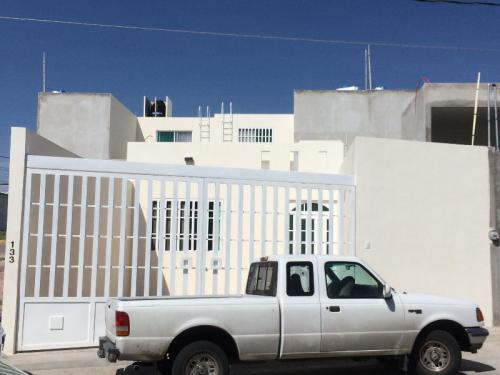 VENDO CASA UNA PLANTA NUEVA VILLAS DE LA CANTERA EQUIPADA