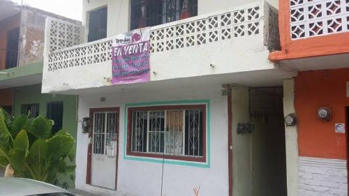 En venta casa-terreno en Colonia Reforma