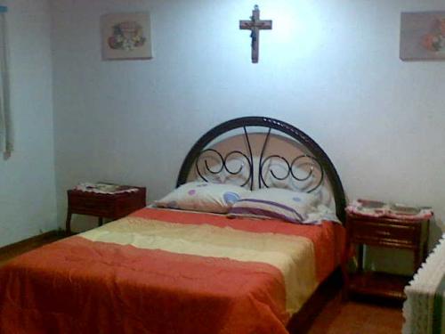 Habitación amueblada $ 2,950 mensual baño cochera internet sin depósito