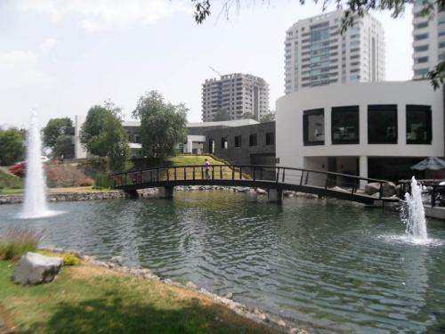 Dentro del Club de Golf de Lomas de Country Club En la Enramada Hermoso Depto 