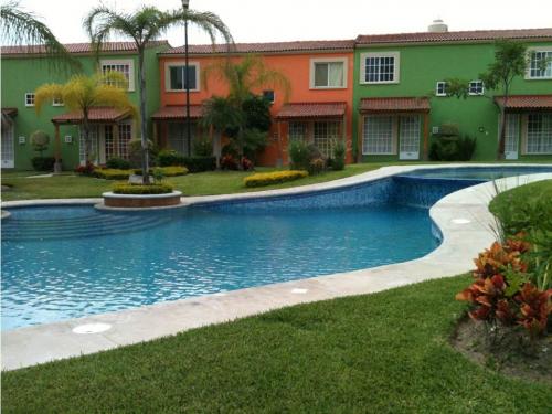 En la Campiña en Tetecalita, Morelos Bonita Casa en Condominio