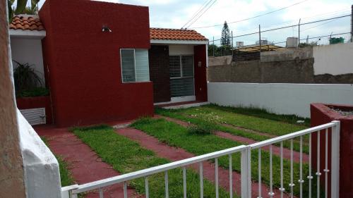 Se renta casa en La Estancia cerca parque Metropolitano