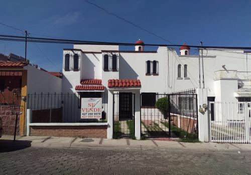 Preciosa Casa en Lomas de San Juan 160m2 Terreno