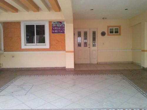 Hermosa casa en Fracc Jardines del Bosque