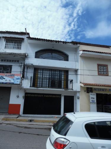 VENDO CASA CON LOCAL COMERCIAL EN PUERTO VALLARTA
