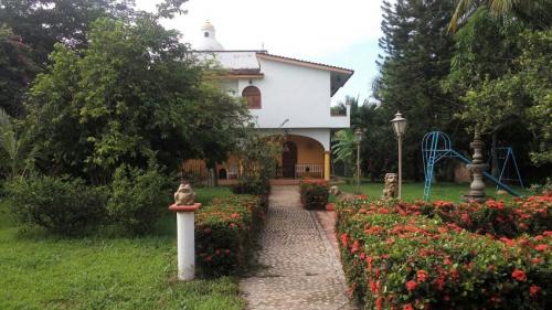 VENDO HERMOSA CASA DE CAMPO 1,750 MTS EN PUERTO VALLARTA