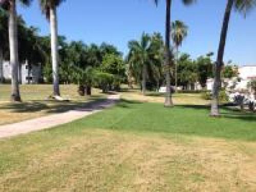 Casa de una planta muy bien ubicada junto al campo de golf