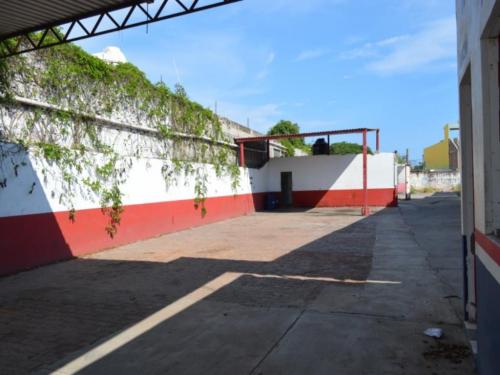 Local comercial muy bien ubicado en avenida de mucho trafico