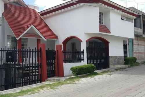 VENDO CASA ESTILO CALIFORNIANO EN SAN GABRIEL, CUAHUTLA, EN TLAXCALA CAPITAL