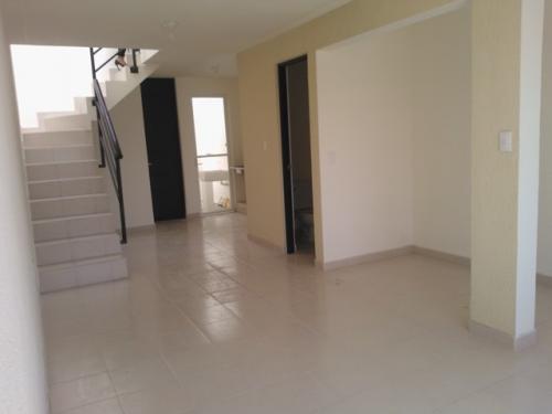 CASA HABITACIÓN TRIRECAMARA REMODELADA