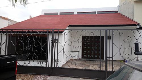 VENDO CASA EN BOSQUES DEL PRADO NORTE