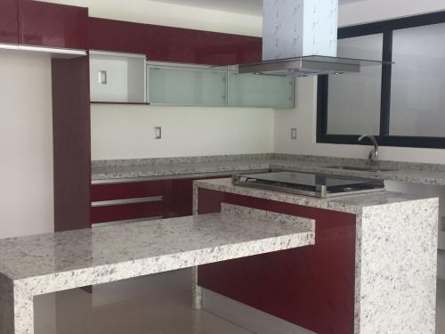 Casas en Condominio en Venta Zona Esmeralda, Condado de Sayavedra
