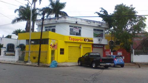 EDIFICIO COMERCIAL 